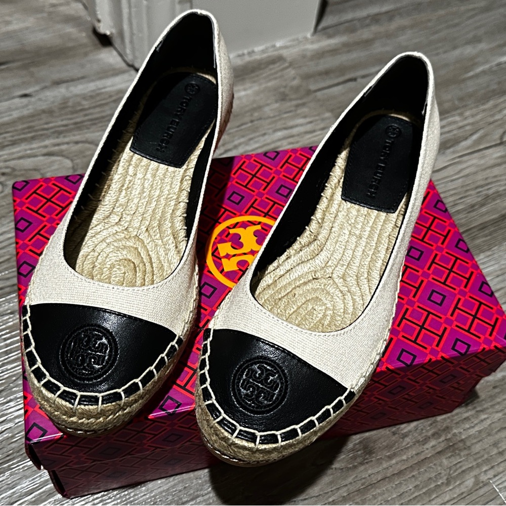 Tory Burch Espadrille Cream/Block Size 6
